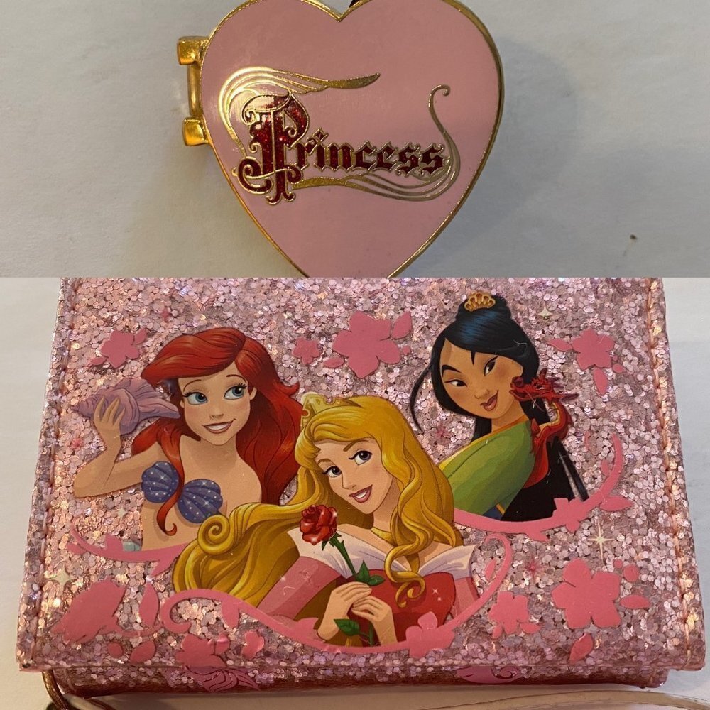 Disney Parks Pink Princess Glitter Wallet and Brooch Heart Collectable B…
